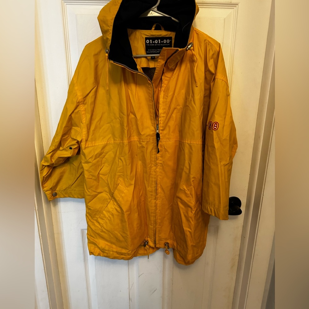 Mark of Millennium vintage men’s yellow raincoat half sleeve